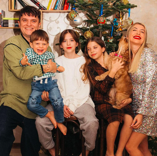 Як зірки відзначили Новий рік 2024: Мірошниченки, Осадча, Квіткова та інші (фото)